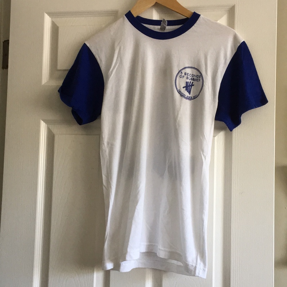 5SOS Clifford Baseball Tee